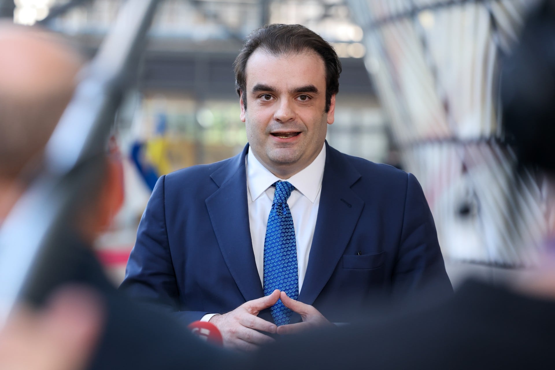 Δεν είναι ώρα για δισταγμό, αλλά για αποφάσεις