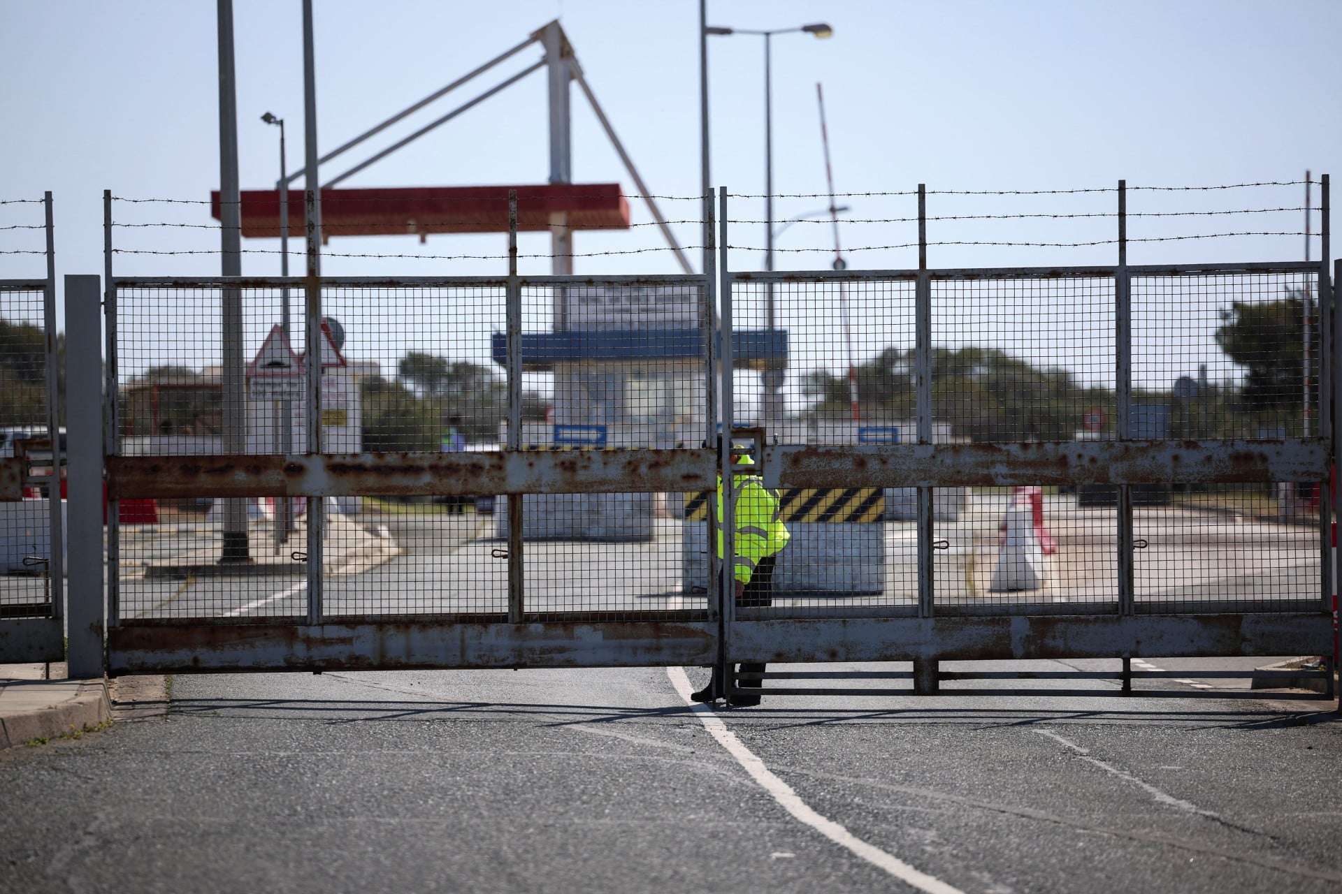 Η Βρετανία στέλνει πολεμικό πλοίο στη Βάση Ακρωτηρίου στην Κύπρο