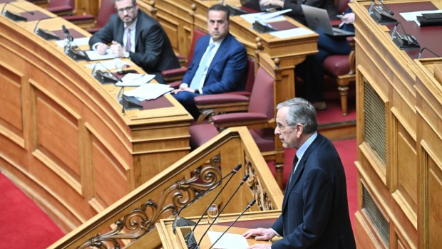 Αντιπαράθεση Σαμαρά - Παπασταύρου στη Βουλή για Chevron
