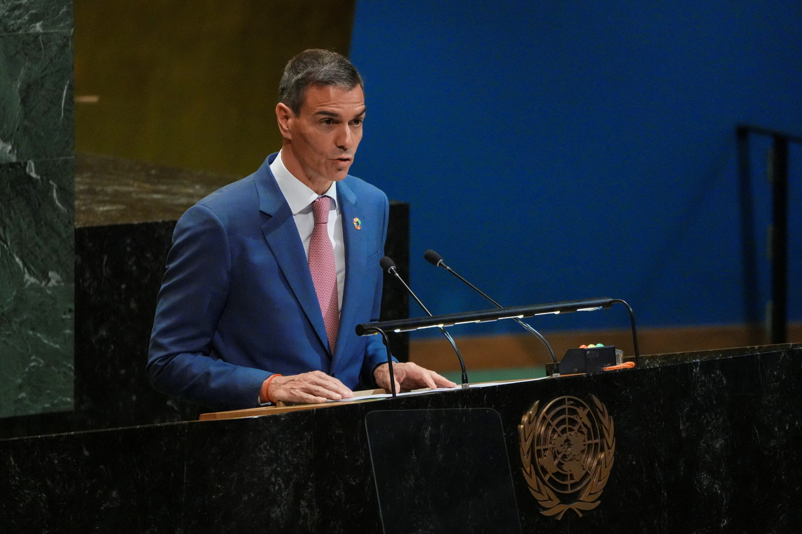 «Απόλυτη κανονικότητα» στις σχέσεις με τις ΗΠΑ παρά τις απειλές Τραμπ για διακοπή εμπορικών συναλλαγών