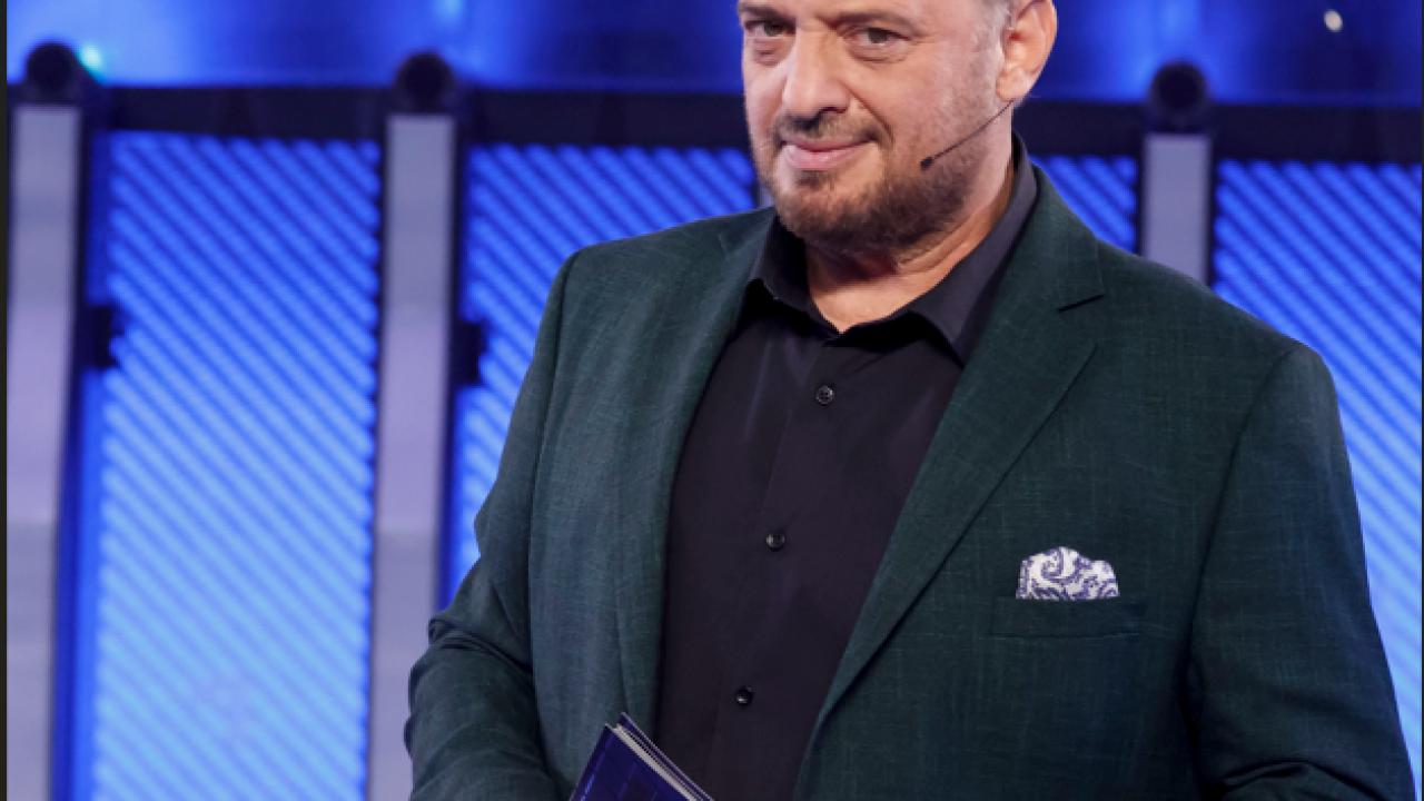 «The Wall» με τον Χρήστο Φερεντίνο