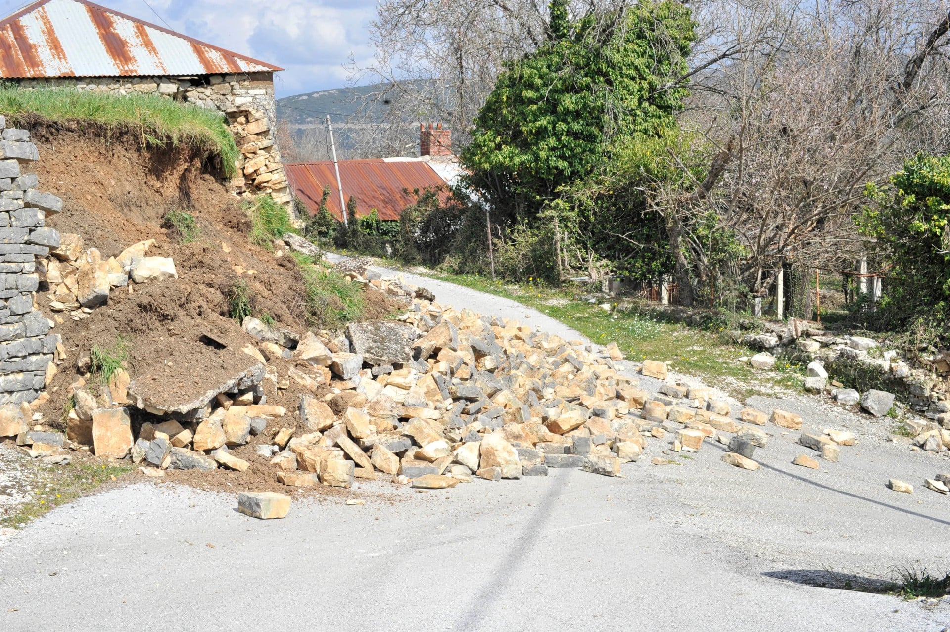 Συνεχίζονται οι αυτοψίες σε Θεσπρωτία και Ιωάννινα μετά τον σεισμό της 8ης Μαρτίου