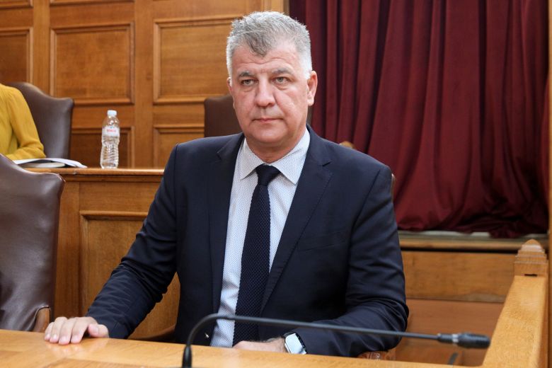 «Μετά το 2018 -2019 τα ζώα στην Κρήτη έγιναν πιο πολλά από τις μύγες» – News.gr