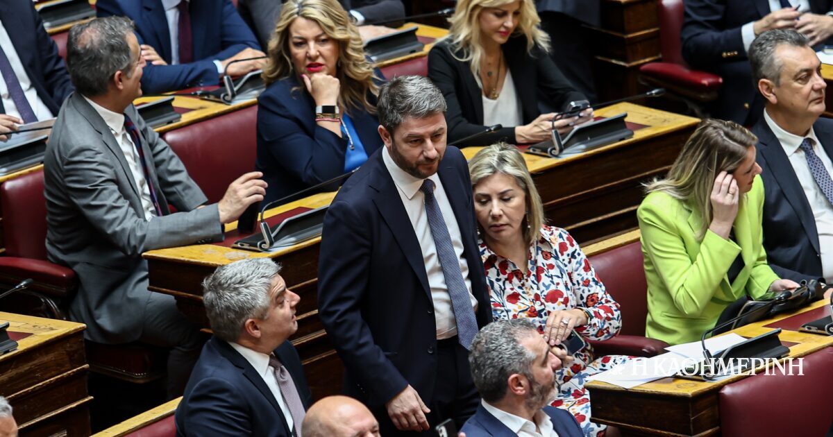 Μπαράζ αντιδράσεων και εσωστρέφεια στο ΠΑΣΟΚ