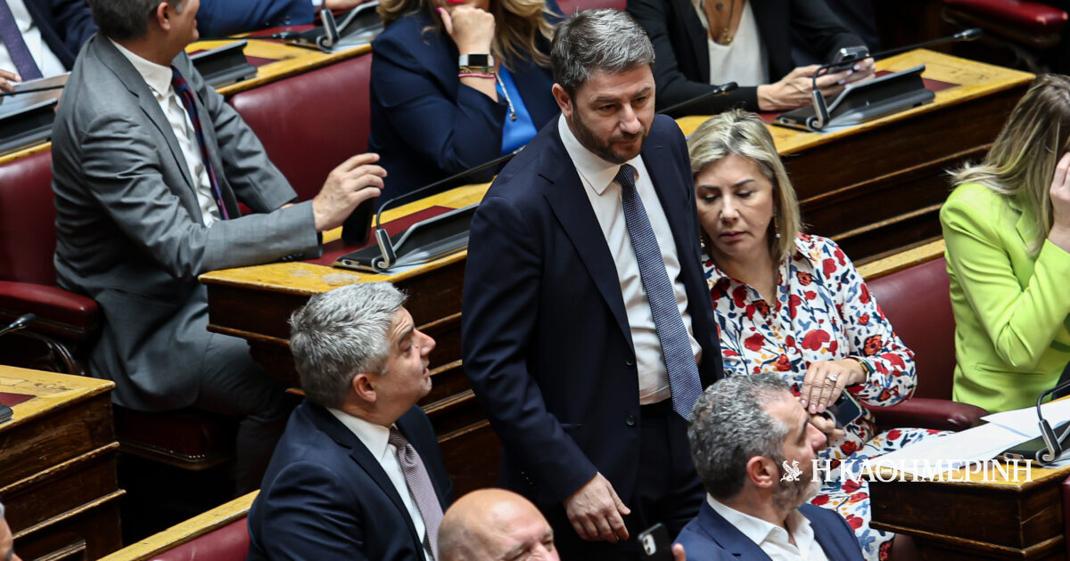 Το ΠΑΣΟΚ απαντά στα πυρά για Κωνσταντινόπουλο: «Ας μην συγχέεται η ενότητα με μάχες οπισθοφυλακών»
