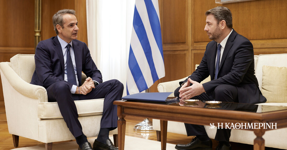 Κατ’ ιδίαν η ενημέρωση των αρχηγών από τον Μητσοτάκη