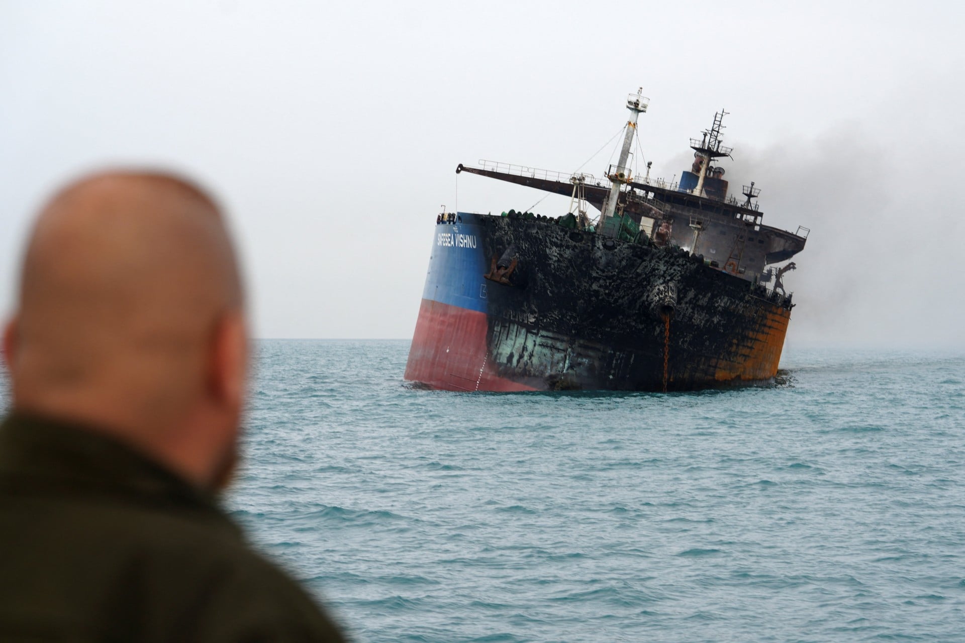 Χιλιάδες ναυτικοί εγκλωβισμένοι σε πλοία εν μέσω επιθέσεων – «Δεν υπάρχει πουθενά να κρυφτείς»