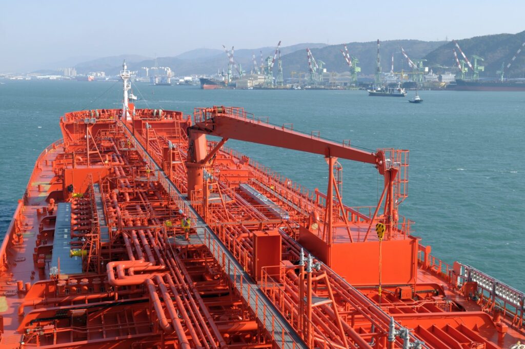 «Συνωστισμός» τάνκερ στη Yanbu της Σαουδικής Αραβίας για να φορτώσουν αργό