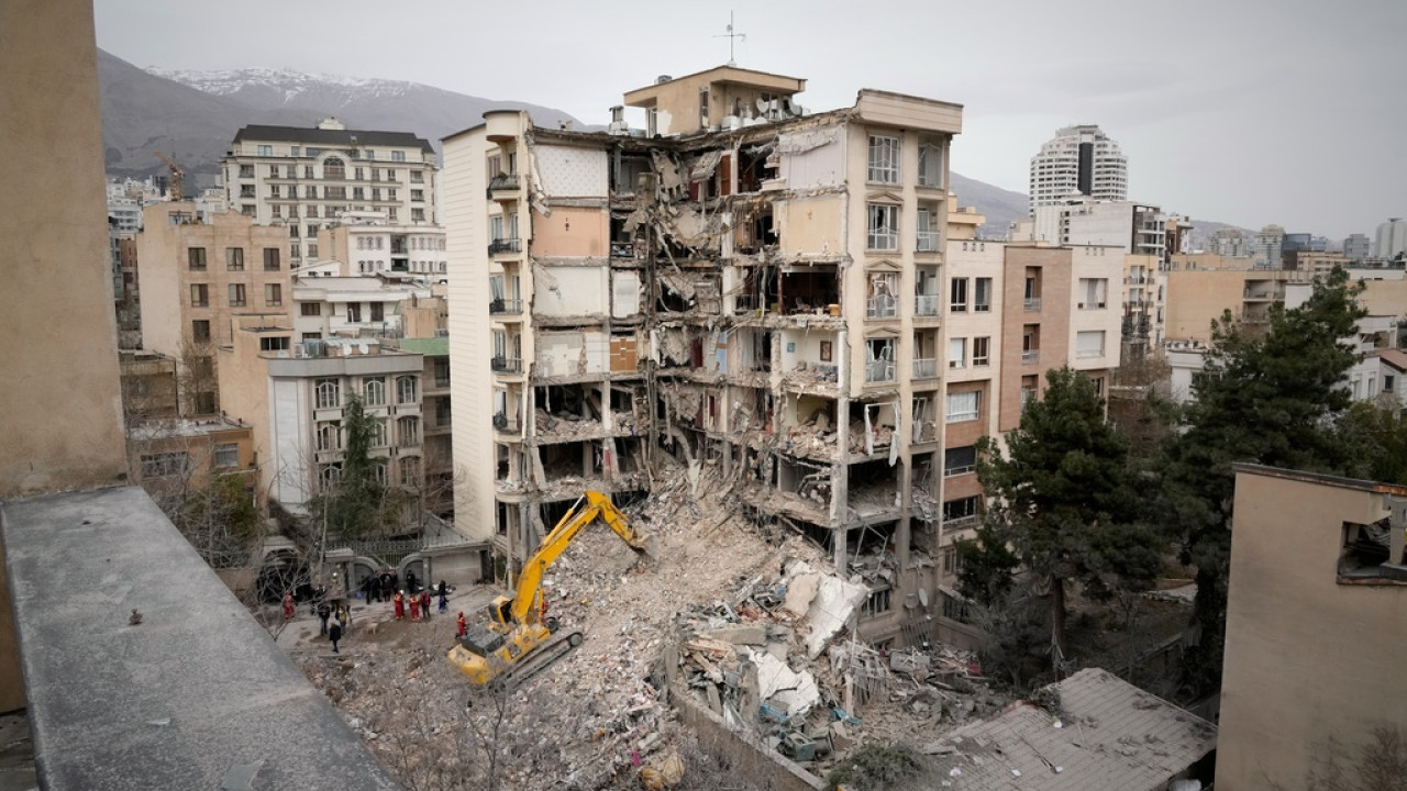 Ισραηλινές Επιθέσεις κατά Κύριου Αρχηγείου της IRGC στην Τεχεράνη