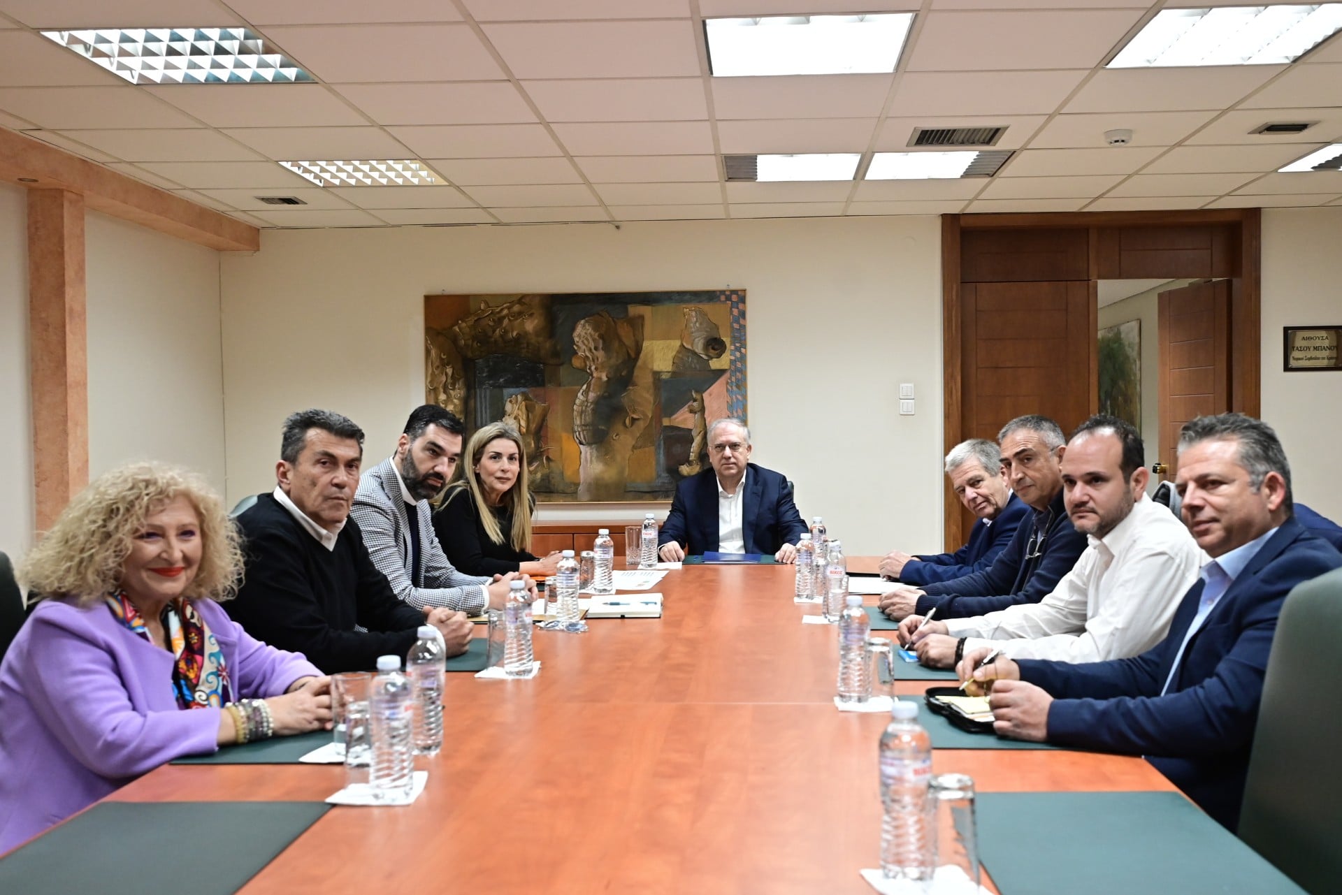 Προς αποκλιμάκωση το «μέτωπο» με τους βενζινοπώλες μετά τη συνάντηση με Θεοδωρικάκο