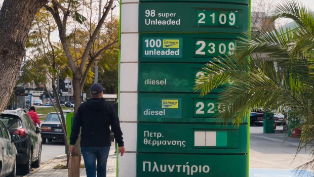 «Πυρά» από ΠΑΣΟΚ, ΣΥΡΙΖΑ και ΚΚΕ για τα «ανεπαρκή μέτρα» που ανακοίνωσε η κυβέρνηση