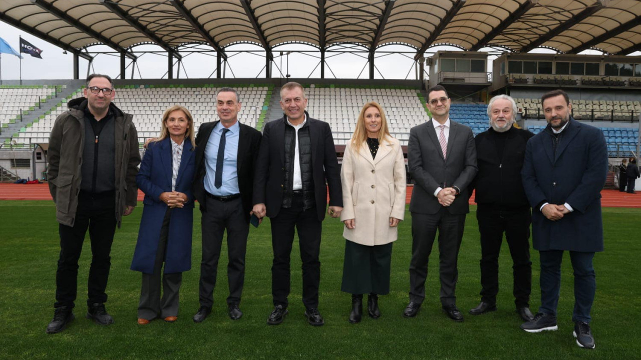Ο Βρούτσης παρουσία Κομπότη ανακοίνωσε έργα αξίας 500.000 ευρώ στο γήπεδο του Λεβαδειακού