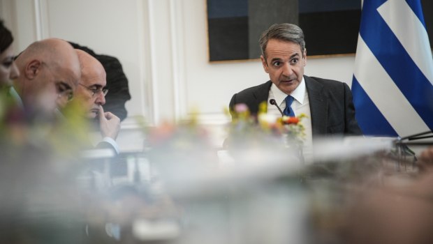 Μόλις 40 ευρώ η αύξηση στον κατώτατο μισθό - Σταγόνα στον ωκεανό απέναντι στο τσουνάμι ακρίβειας