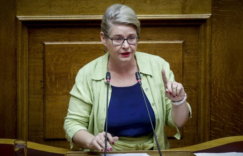Στη φυλακή οδηγείται για πρώτη φορά η σύζυγος του Μιχαλολιάκου, Ελένη Ζαρούλια – News.gr