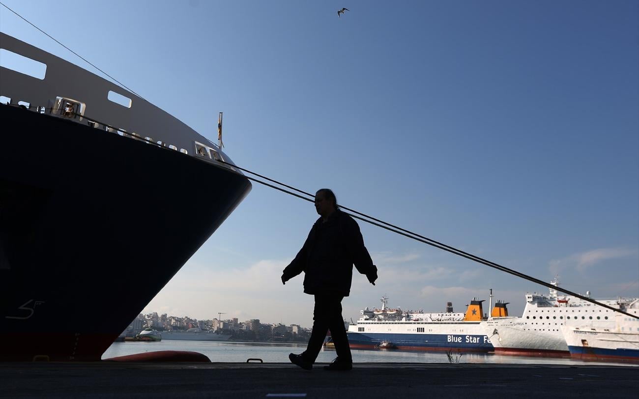 Απεργιακό «μπλόκο» στα λιμάνια την Εργατική Πρωτομαγιά – Δεμένα τα πλοία σε όλη τη χώρα