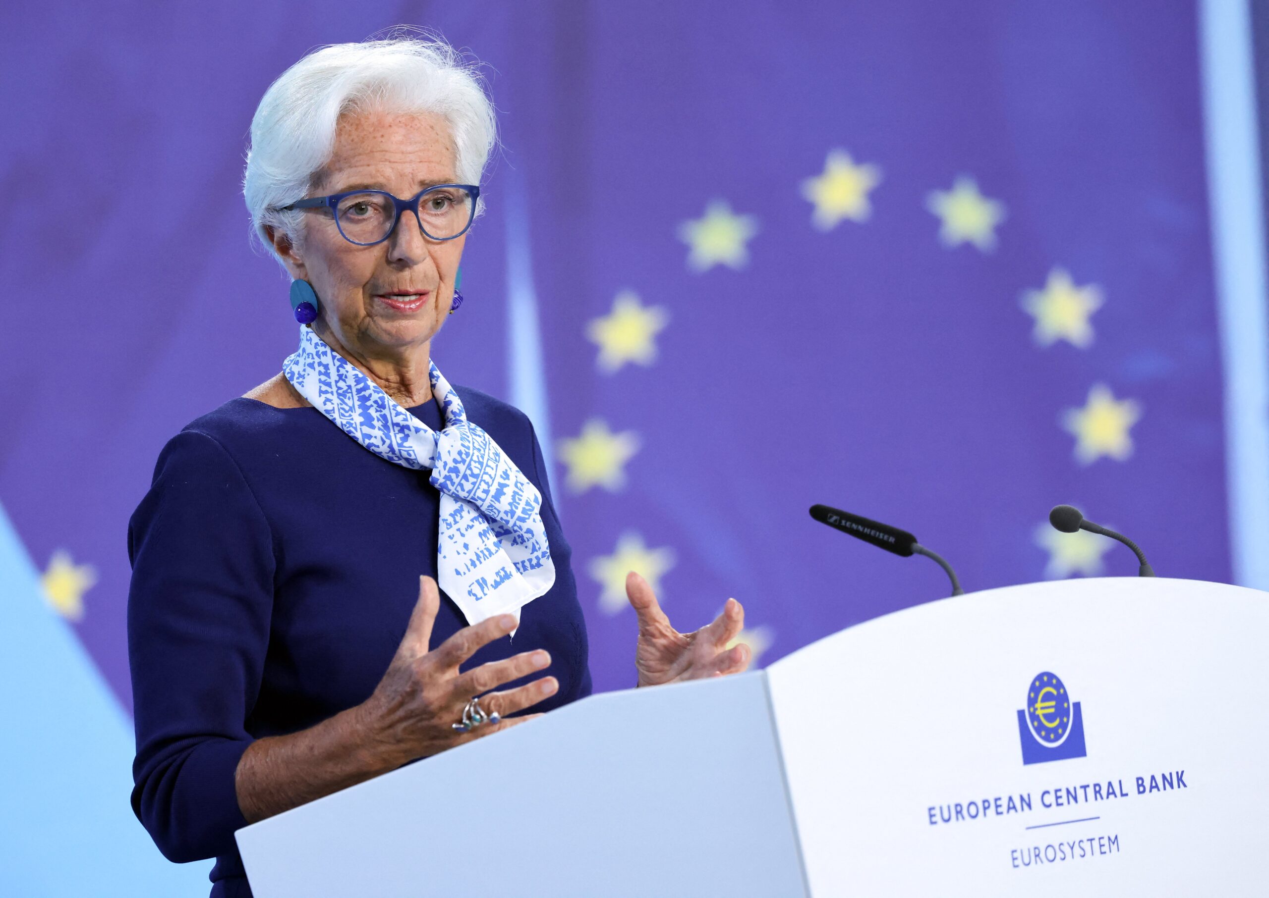 Βασικό σενάριο η αύξηση επιτοκίων από την ΕΚΤ λόγω πολέμου