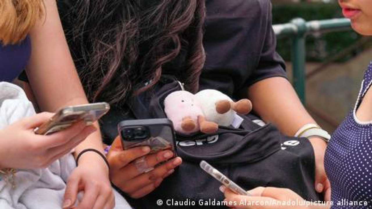 Social media: Πόσο αποτελεσματικά είναι τα ηλικιακά όρια;