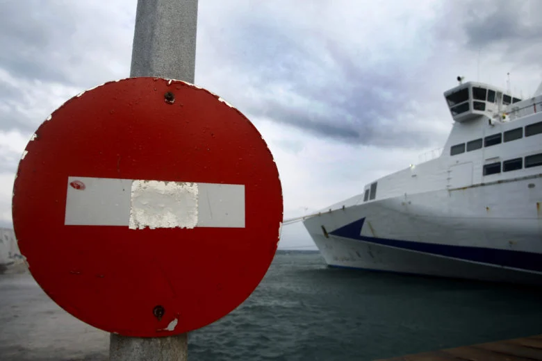 Προβλήματα στα ακτοπλοϊκά δρομολόγια λόγω θυελλωδών ανέμων – News.gr