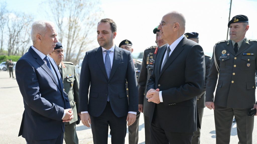 Ν. Δένδιας από τον Έβρο: Μεγάλη μου χαρά και τιμή να βρίσκομαι την ημέρα του Πάσχα στο ακριτικό Φυλάκιο «126»