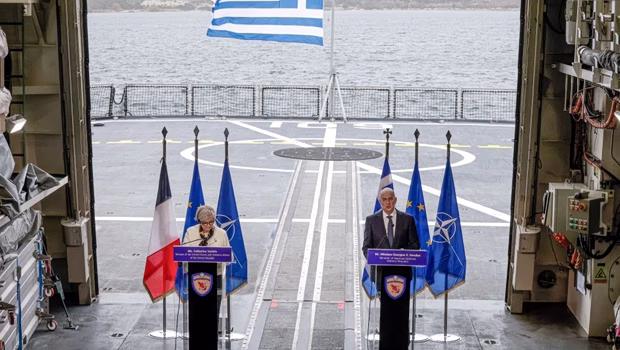 Bloomberg: Γαλλία και Ελλάδα ανανεώνουν το αμυντικό σύμφωνο και διευρύνουν τη συνεργασία τους