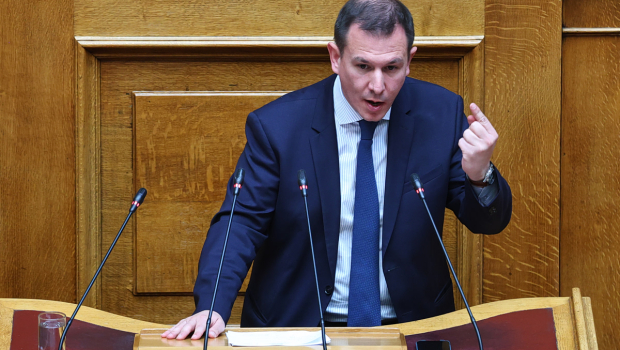 Οργή Δουδωνή για την εξίσωση των γαλάζιων ρουσφετιών με τον αγώνα να μην καταστραφεί η Λέσβος - Άγριος καυγάς με τον Β. Χιώτη