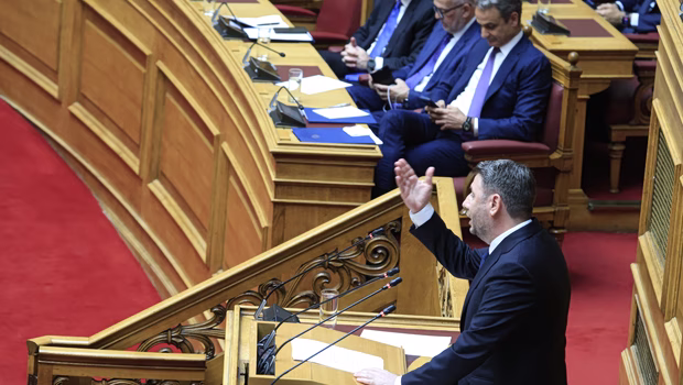 Το αίτημα Ανδρουλάκη για εκλογές, η μομφή στον Ορμπανισμό και η κοινοβουλευτική «ήττα» Μητσοτάκη