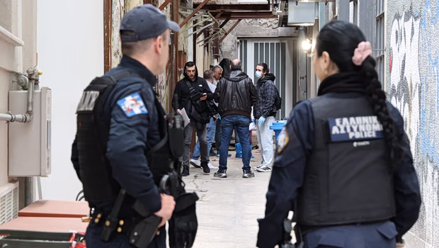 ΣΥΡΙΖΑ: Σιγή από την κυβέρνηση για τις απευθείας αναθέσεις στους καταδικασμένους για τις υποκλοπές
