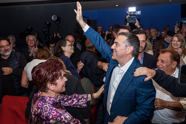 Τσίπρας: Ιούνιο το κόμμα – το αντι-δίλημμα της σταθερότητας – άνοιξε παράθυρο στους πρώην συντρόφους