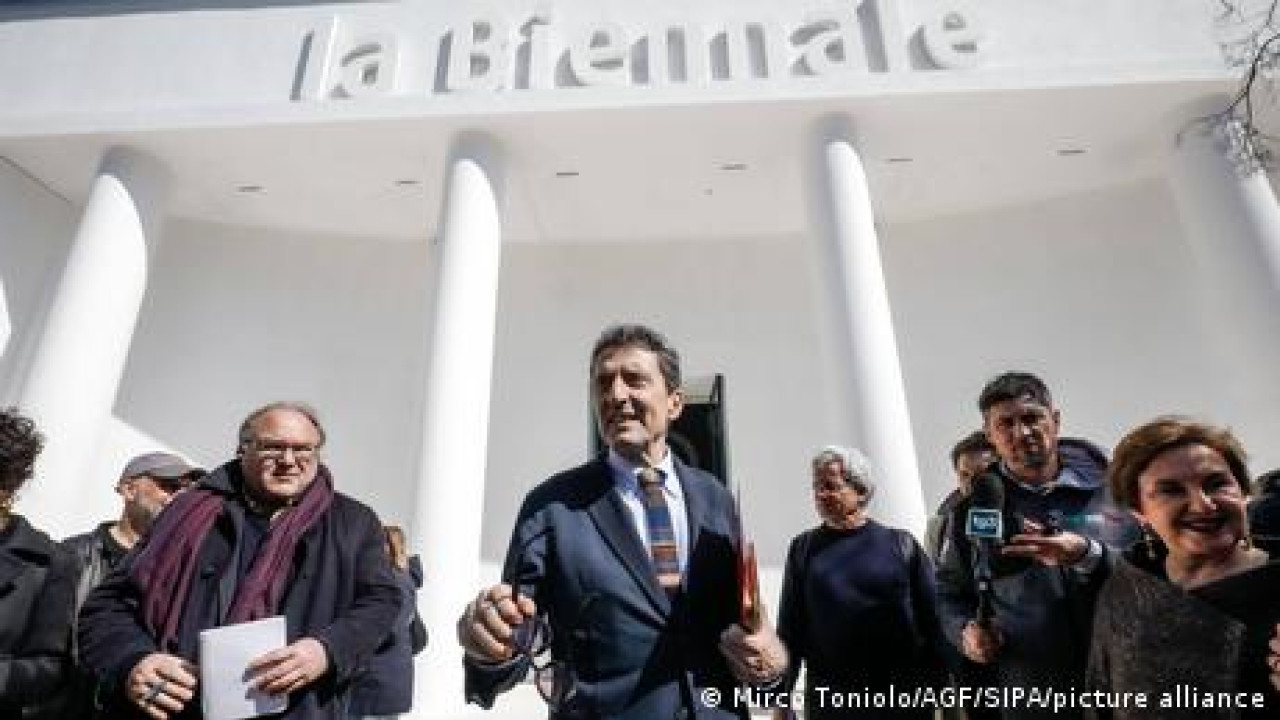 Πιο πολιτική από ποτέ η φετινή Biennale της Βενετίας