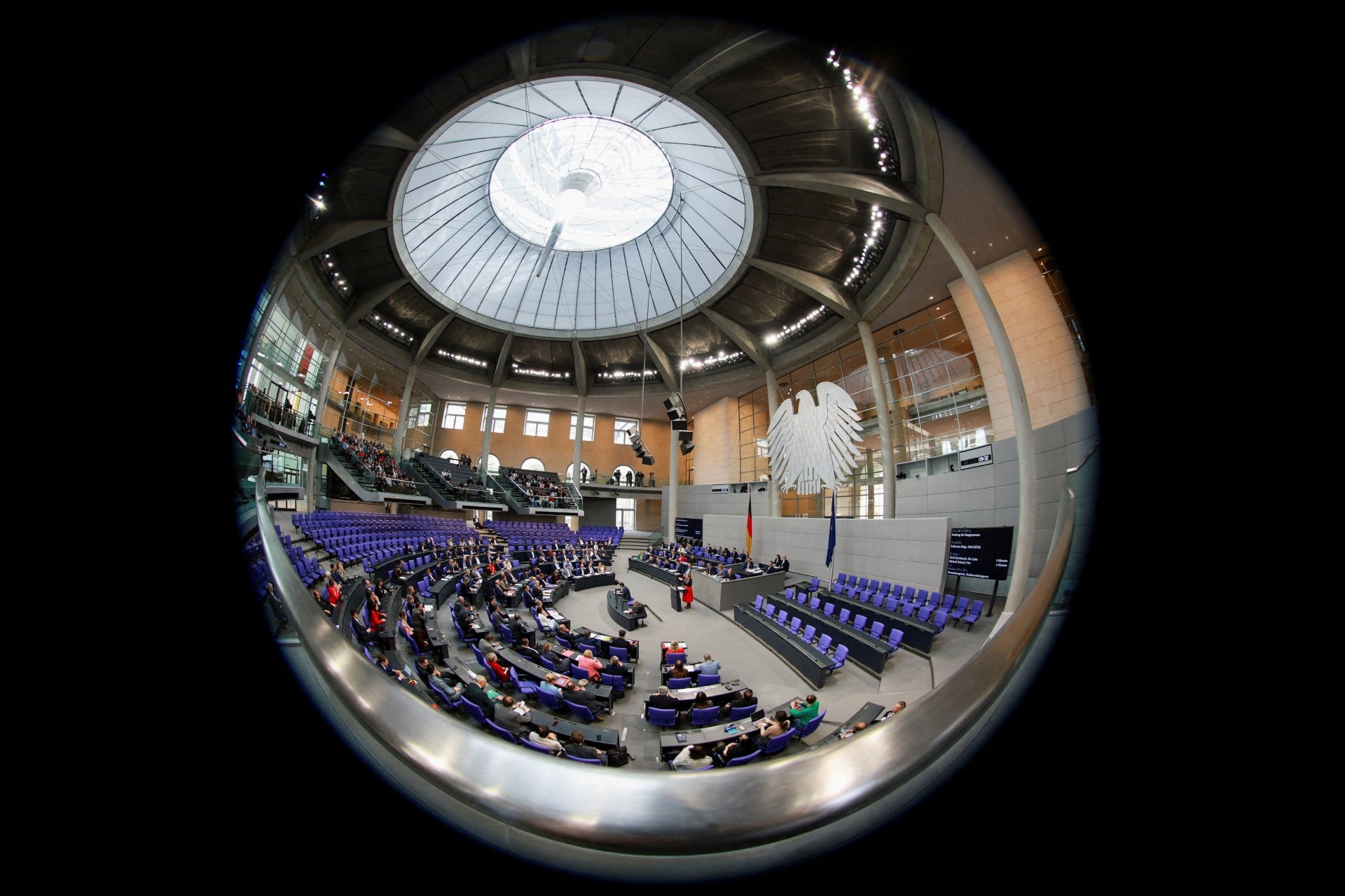 Χάκαραν το τηλέφωνο της προέδρου της Bundestag στo Signal
