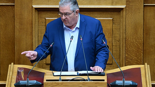 Κουτσούμπας: Ο Μητσοτάκης θέλει να κάνει το «βαθύ» κράτος ακόμα πιο «βαθύ», εργαλειοποιώντας τα ίδια του τα σκάνδαλα