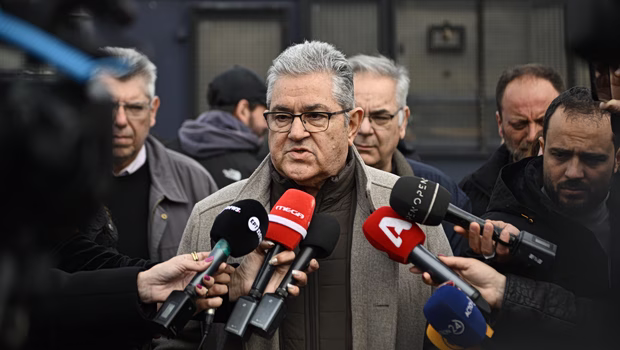 Στην Λέσβο την Τετάρτη ο Κουτσούμπας για τον αφθώδη πυρετό