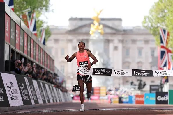 Μαραθώνιος Λονδίνου: Παγκόσμιο ρεκόρ η Ασέφα!