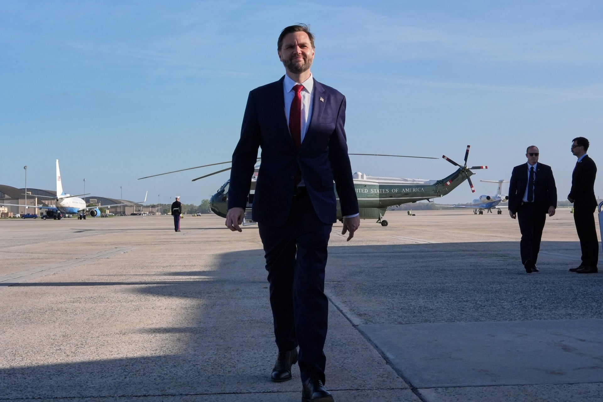 Καθ’ οδόν προς το Πακιστάν η αμερικανική ομάδα – Το μήνυμα και οι στόχοι του Τζέι Ντι Βανς