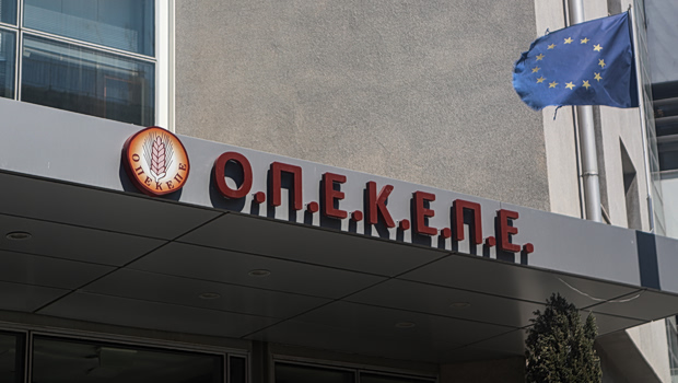 ΟΠΕΚΕΠΕ 2: «Καταιγίδα» στο Μαξίμου - Οι δεκατρείς «βρεγμένοι» και η ομπρέλα… του ανασχηματισμού