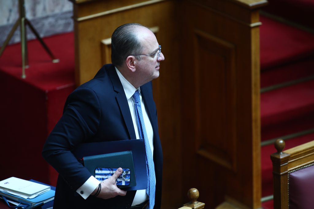 Επίθεση ΠΑΣΟΚ κατά Μ. Λαζαρίδη: «Έχει κάποιο άλλο πτυχίο που δε γνωρίζουμε;» - Νέες αποκαλύψεις από Πολάκη
