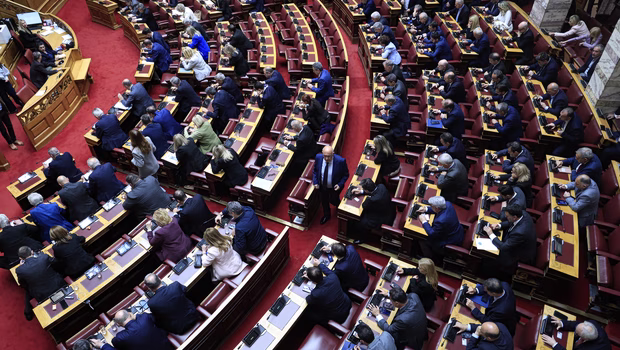 Βουλή: Πόσοι ψήφισαν κατά στις άρσεις ασυλίας - Ποιοι «γαλάζιοι» βουλευτές απείχαν από την ψηφοφορία