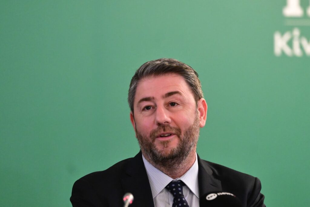 Όλα ξεκινούν από το Μαξίμου