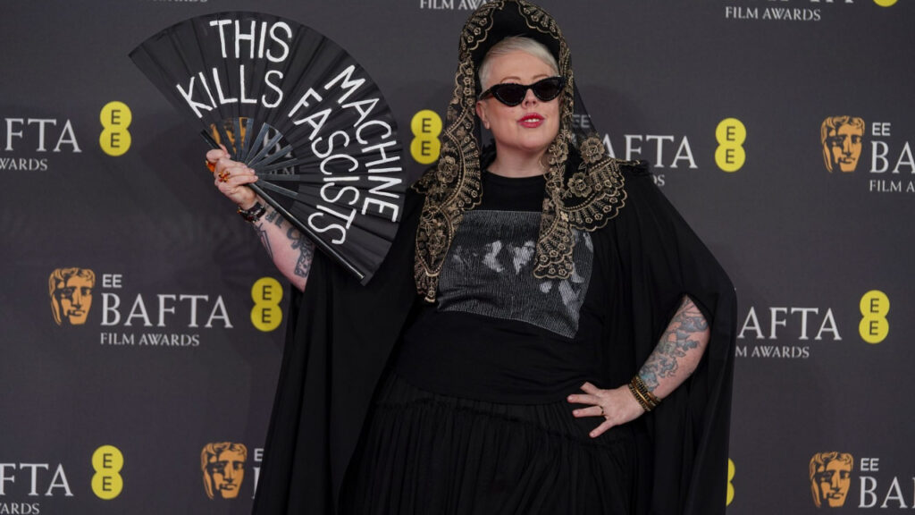 Η Μαντόνα ενώνει τις δυνάμεις της με τη Σαμπρίνα Κάρπεντερ στο Coachella