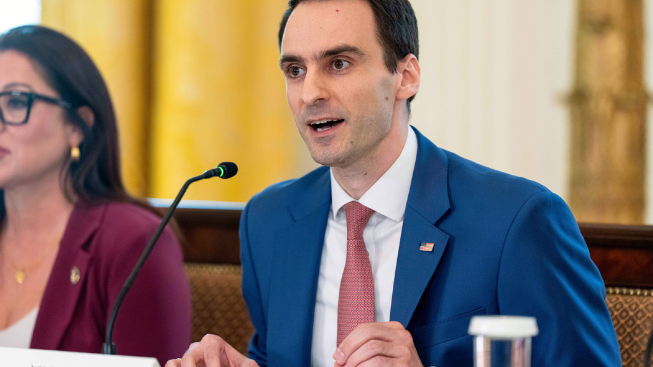 Ο Λευκός Οίκος κατηγορεί την Κίνα για μαζική κλοπή τεχνολογίας τεχνητής νοημοσύνης