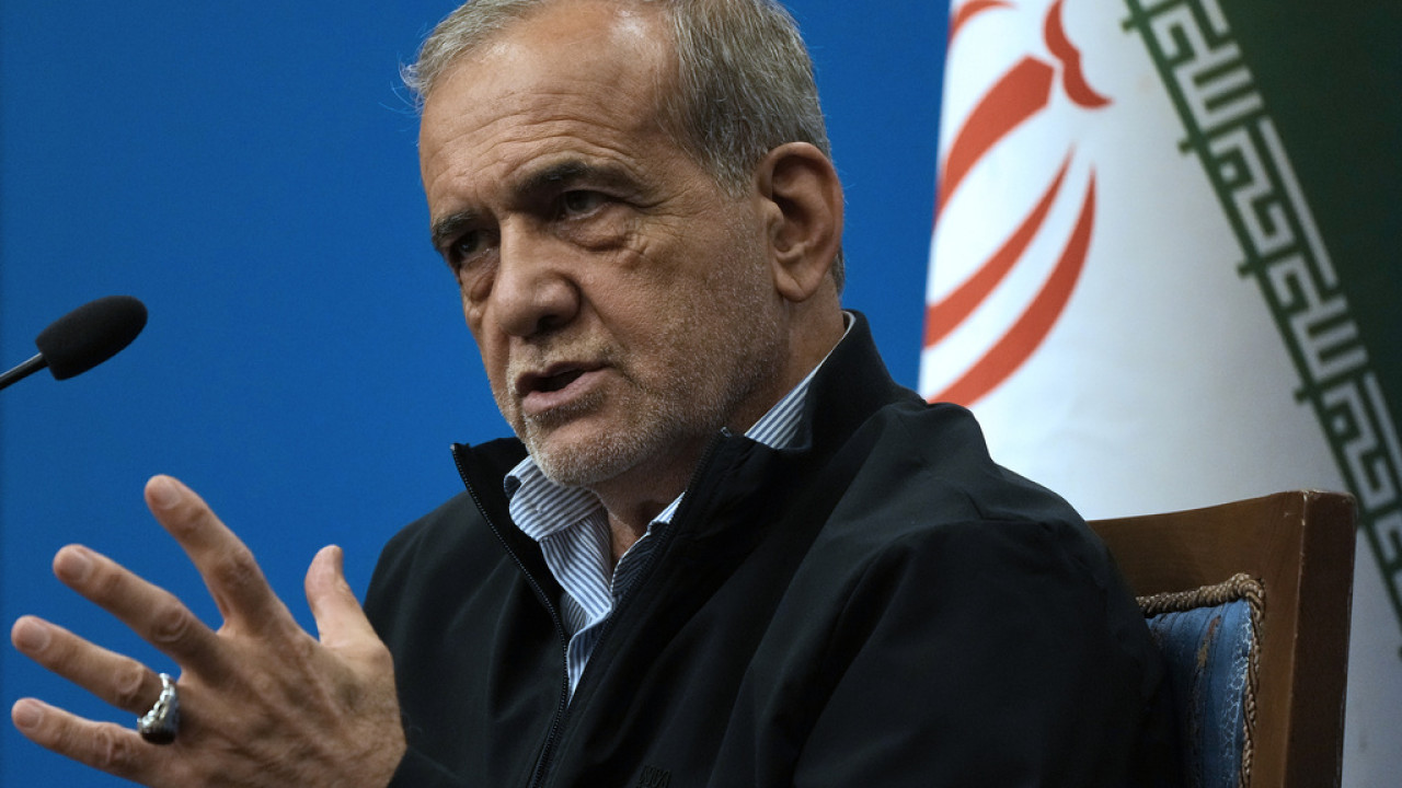 Ο Πεζεσκιάν κάλεσε την ΕΕ να συνδράμει στις διαπραγματεύσεις για τον τερματισμό του πολέμου