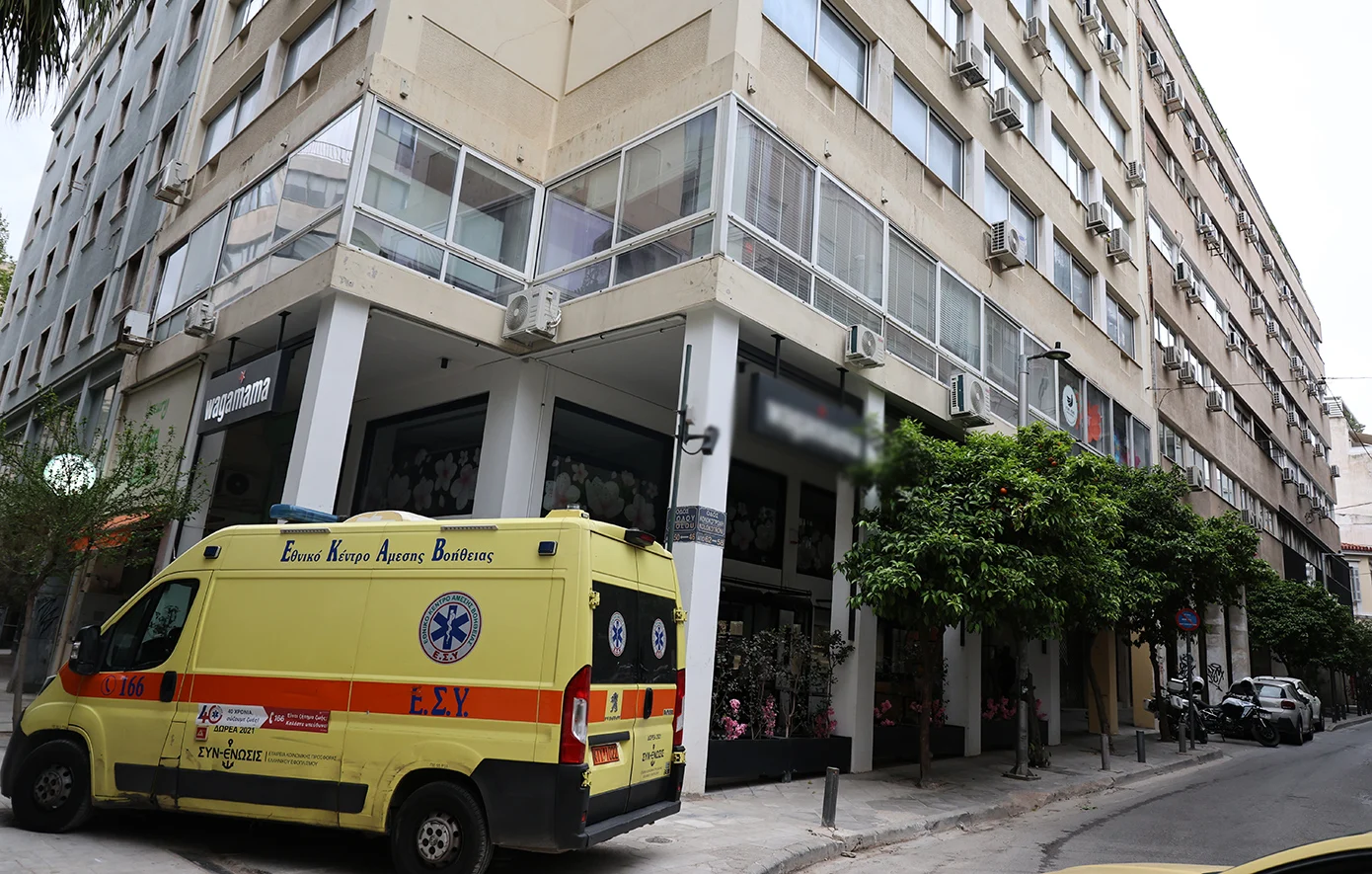 Ηχητικό ντοκουμέντο από τον καβγά της 30χρονης με τον Ιταλό, πριν την πτώση στην Κολοκοτρώνη – Τα σενάρια που εξετάζουν οι Αρχές – News.gr