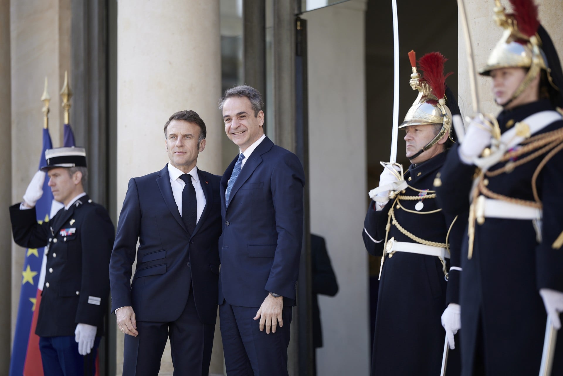 Γαλλία και Ελλάδα ανανεώνουν για άλλα 5 χρόνια την αμυντική τους συμφωνία