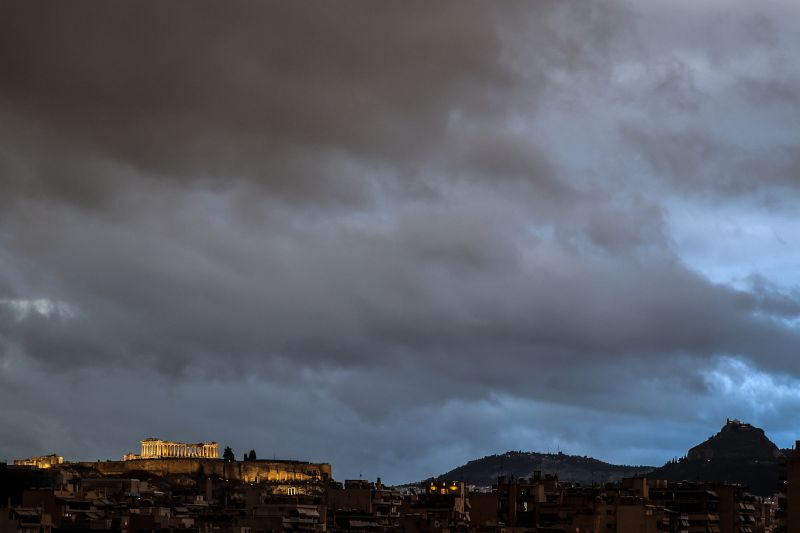 Άστατος με ισχυρές βροχές, καταιγίδες και πιθανώς χαλαζοπτώσεις – News.gr