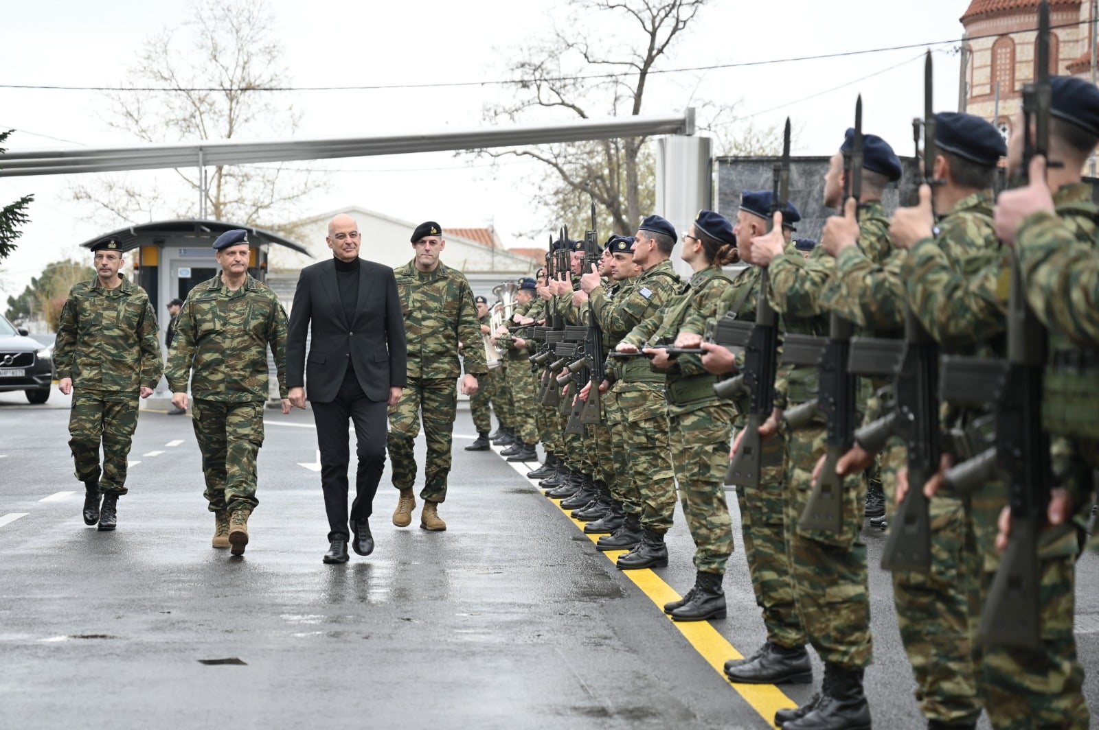 Τα στελέχη των Ενόπλων Δυνάμεων διαφυλάττουν συνεχώς την ακεραιότητα της πατρίδας