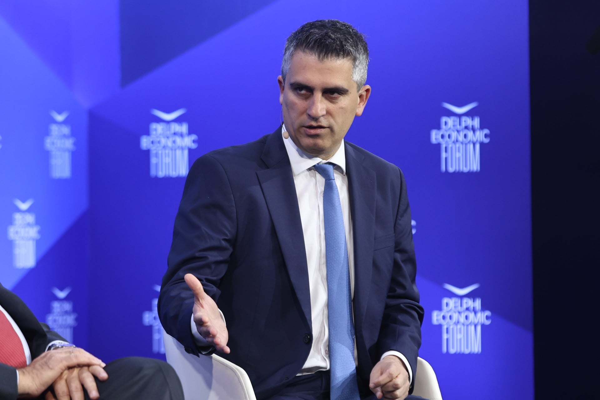 Προτεραιότητα σε υποδομές, έρευνα και καινοτομία για την ενίσχυση της παραγωγικότητας