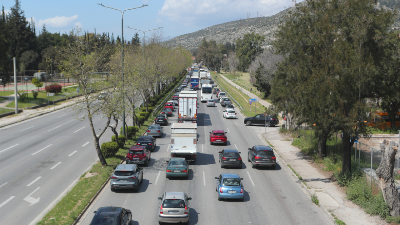 Έξοδος Πάσχα: Ιδιαίτερα αυξημένη η κίνηση στην Αθηνών- Κορίνθου