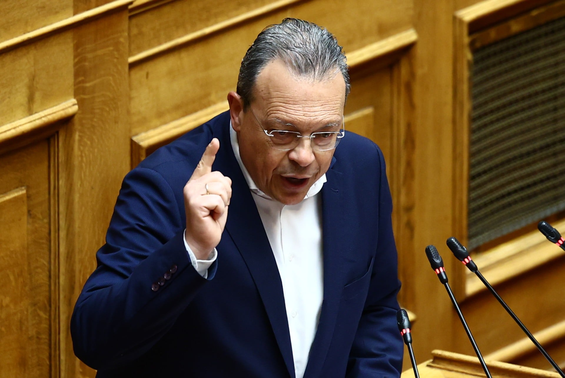 Ανάκληση της διάταξης που θέτει στο αρχείο το σκάνδαλο των υποκλοπών ζητεί ο Σ. Φάμελλος