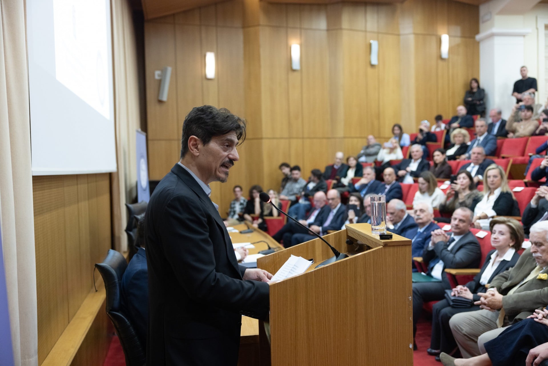 Ίδρυμα «Παύλος Γιαννακόπουλος»: Υποτροφίες σε φοιτητές του ΕΚΠΑ για ακόμη μία χρονιά  