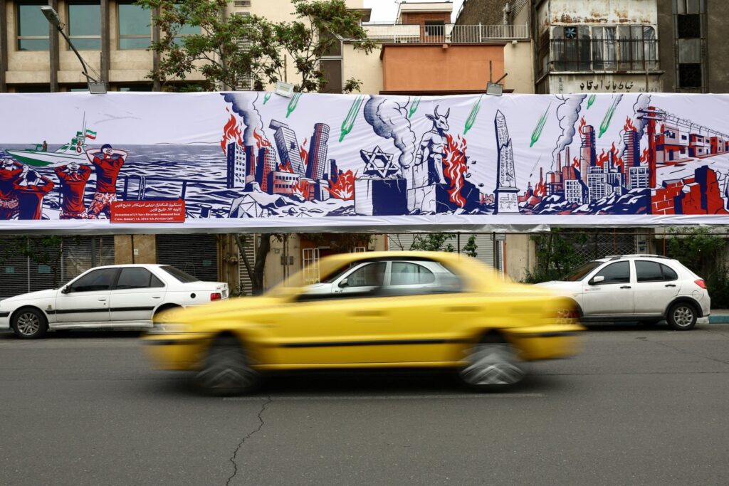 Ο χρόνος μετράει αντίστροφα και για τον Τραμπ – Το «τελεσίγραφο» για το Ιράν που λήγει την Πρωτομαγιά και η «ενέδρα» των Φρουρών της Επανάστασης